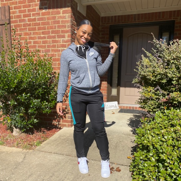 Meet your Posher, Yasmine - Picture 6 of 7